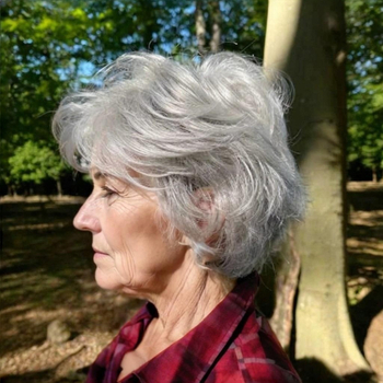 Perucă scurtă dreaptă pentru femei – model 7569, fibre de mătase rezistente la temperaturi înalte, procesare mecanizată, breton lateral