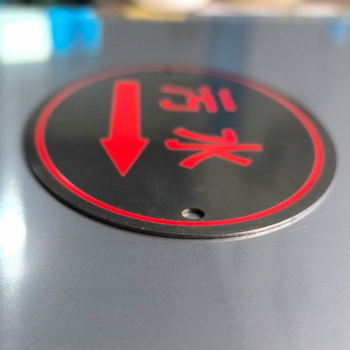 Rozsdamentes acél névtábla korrózióálló nyomtatással biztonsági jelzőtáblához, testreszabható