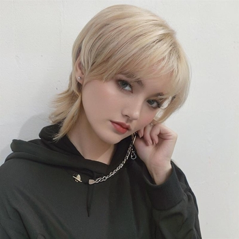 Perucă Fragrant, păr scurt, drept, breton drept, fibre rezistente la temperatură, model 320