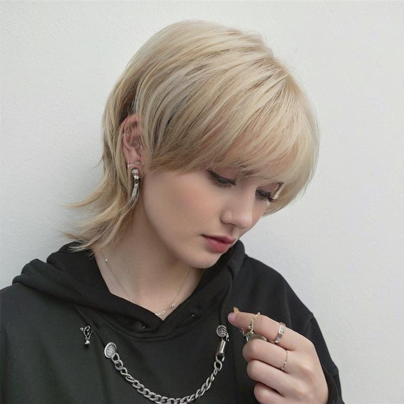 Perucă Fragrant, păr scurt, drept, breton drept, fibre rezistente la temperatură, model 320