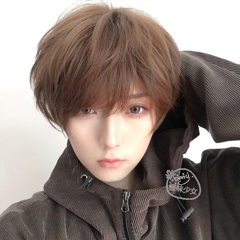 Perucă pentru păr scurt drept, model OM, fibre rezistente la temperatură, mecanism, conturarea feței