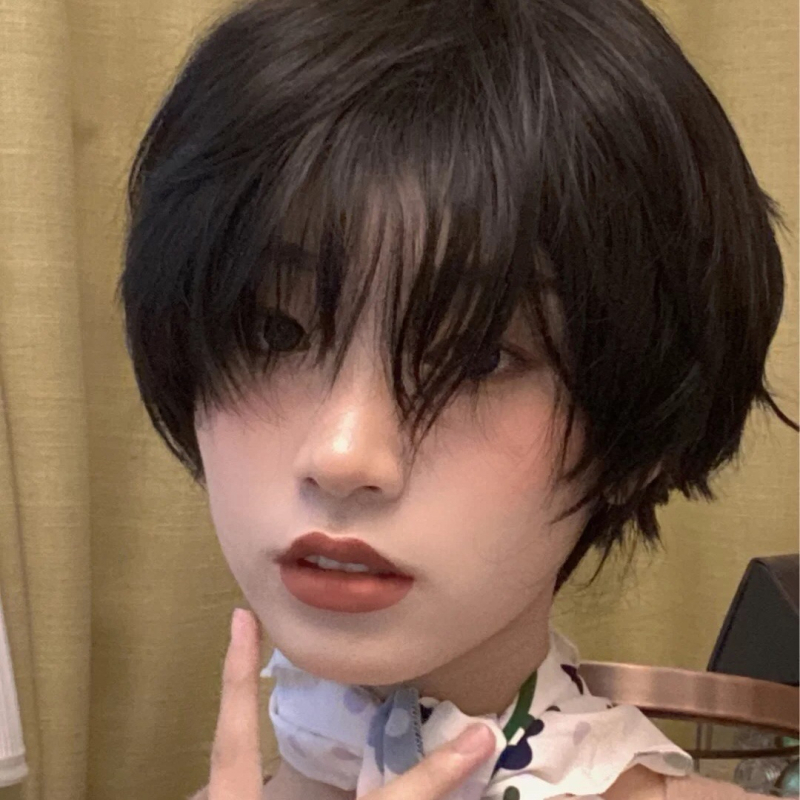 Perucă pentru păr scurt drept, model OM, fibre rezistente la temperatură, mecanism, conturarea feței