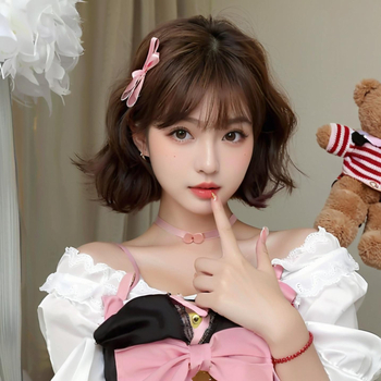 Perucă pentru femei, stil coreean, păr scurt buclat, breton aerian, păr sintetic rezistent la temperaturi înalte