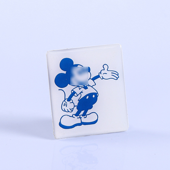 Személyre szabott fém címkék – anyagok: réz, vas, alumínium, nikkelezett ötvözet, rozsdamentes acél; nyomtatás: szitanyomás; testreszabás: igen; alkalmazások: különféle fém címkék