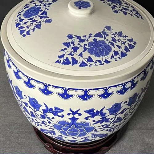 Keramička posuda za fermentaciju s tradicionalnim cilindričnim dizajnom, kapacitet 5 L, kompatibilna s mikrovalnom pećnicom.