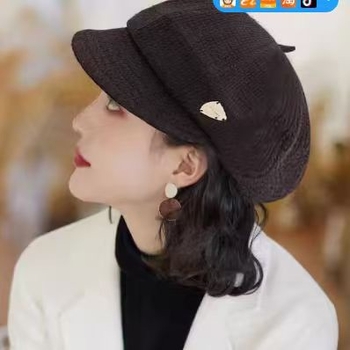 Perucă cu pălărie integrată pentru pictori, păr scurt buclat, model 008, finisaj satin, păr din mătase autohtonă, nu se poate vopsi sau perma