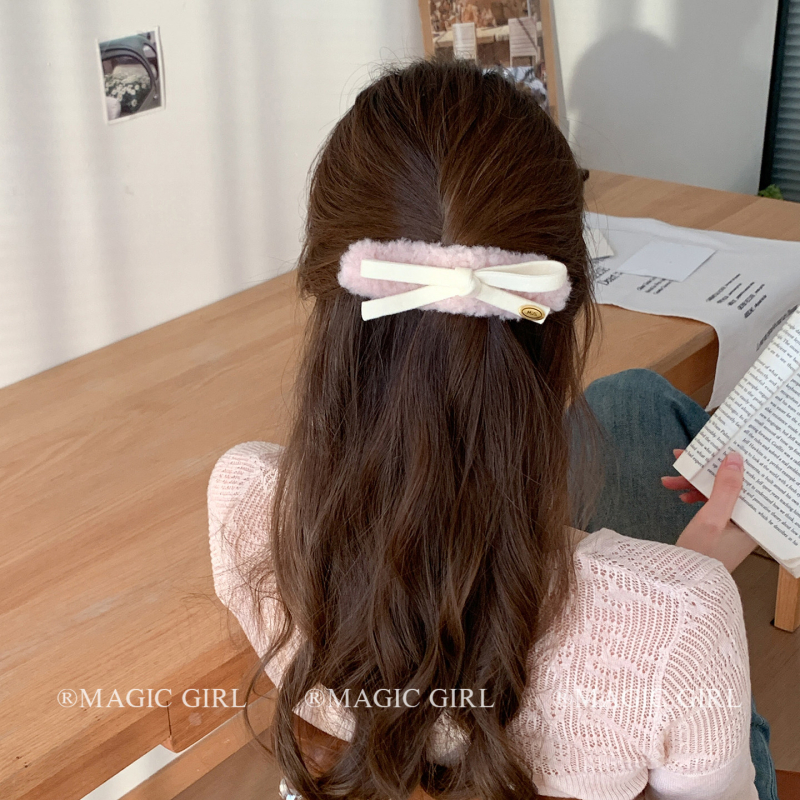 Krokodilska štipaljka za kosu od tkanine — Meili Girl, model 11262600, Zimska kolekcija 2025, ženski dodaci za kosu, stil Creamy Sweet Girl
