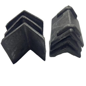 L-oblika zaštitnik za rubove od plastiko-čeličnog materijala; kutni zaštitnik za pakiranje; pogodan za podove, cigle, kamen, drvo i kartone.