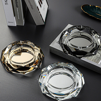 Oktogonalan kristalni stakleni pepelnjak – dekoracija, ispis logotipa, prilagođena obrada