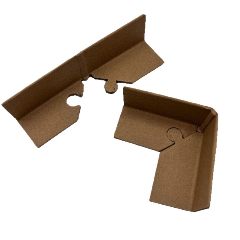 Papirni zaštitnik kutova s bravom; materijali: kraft papir i vlaknasti papir iz cijevi; način spajanja: ljepilo kraft papira i vlaknaste cijevi; otisak logotipa: Da; Brand: Emily