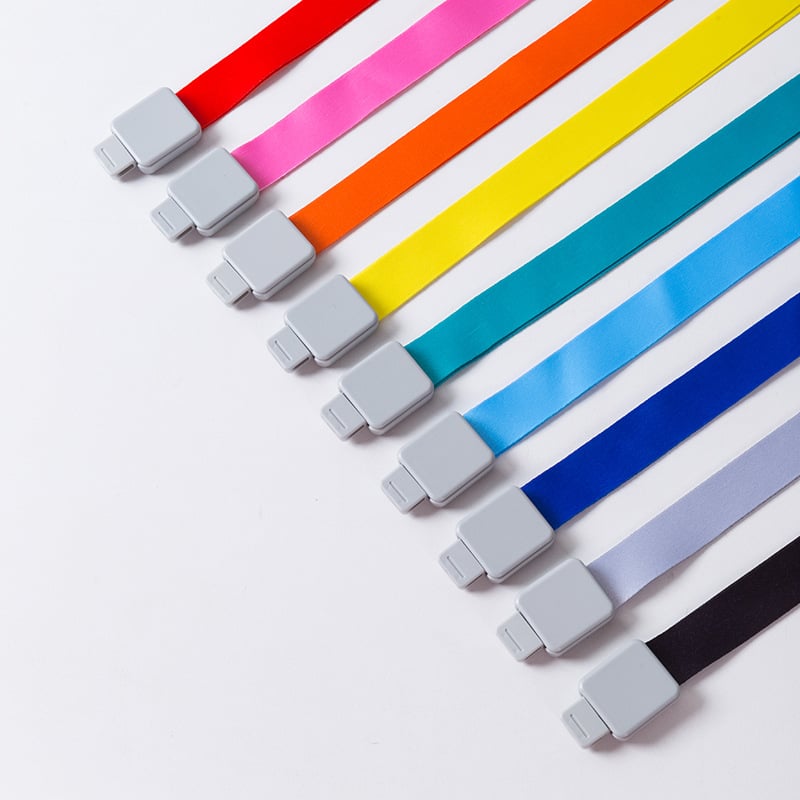 Yu Qi Dacron kartični lanyard s izvlačnim kopčom — modernan minimalistički stil, za tvrtke i obrazovne institucije