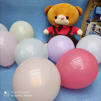 Latex balon, okruglog oblika, pogodan za rođendane (materijal: latex; vrsta balona: latex balon; namjena: rođendani)