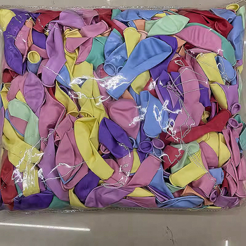 Latex balon, okruglog oblika, pogodan za rođendane (materijal: latex; vrsta balona: latex balon; namjena: rođendani)