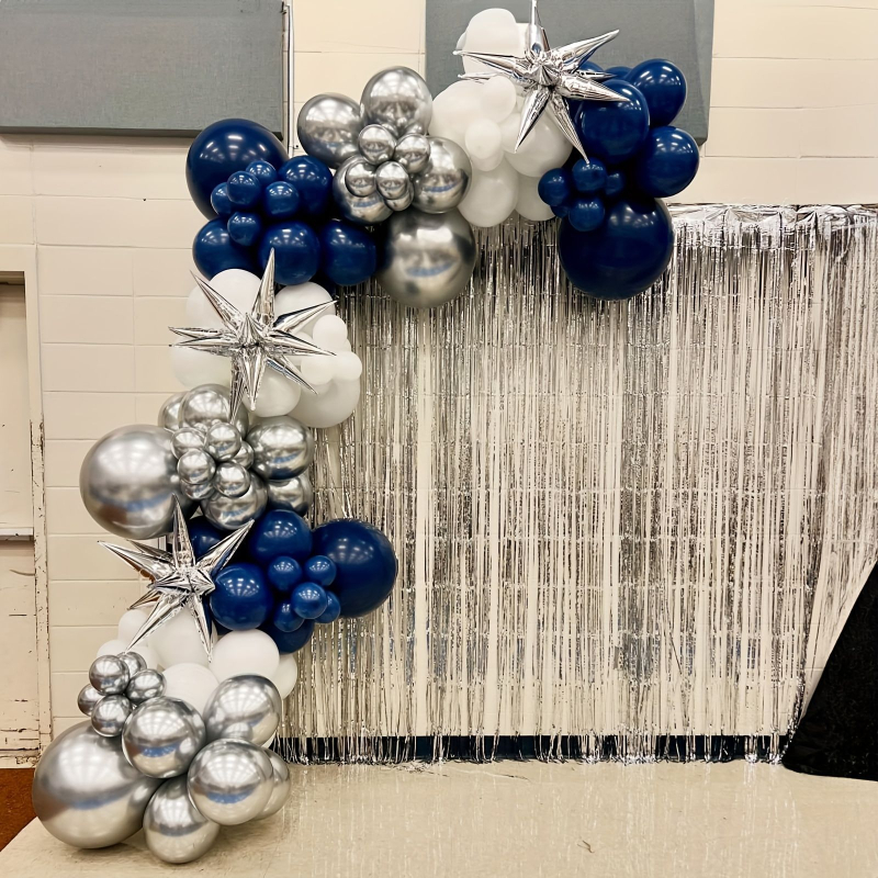 Balonska girlanda-arka s temom motocikla – aluminij folijski baloni, oblik utrke, karikaturistički uzorak