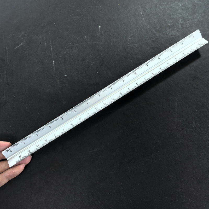 Τριγωνικός μεταλλικός χάρακας μέτρησης με έξι κλίμακες κράματος για ακριβές σχέδιο