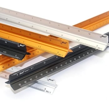 Trojkutno metalno ravnalo – brend German capital, trokutasti brid, metal