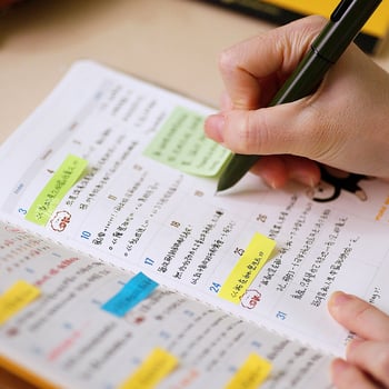 Bilježnica s šivanom povezom, Dowling papir, 100 g, 50–100 stranica, minimalistički stil, cjelogodišnji kalendar i mjesečni planovi za 2026.