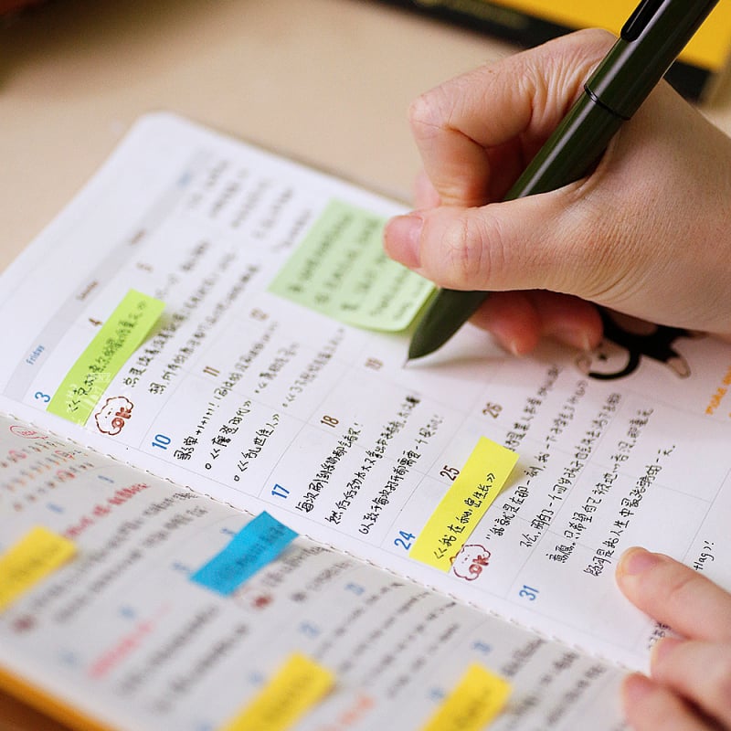 Bilježnica s šivanom povezom, Dowling papir, 100 g, 50–100 stranica, minimalistički stil, cjelogodišnji kalendar i mjesečni planovi za 2026.