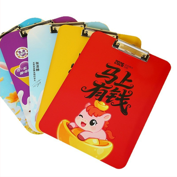 Clip PVC pentru meniul restaurantului cu suport de scriere — clemă puternică, reglabilă lățimea clemei și grosimea plăcii, imprimare logo disponibilă