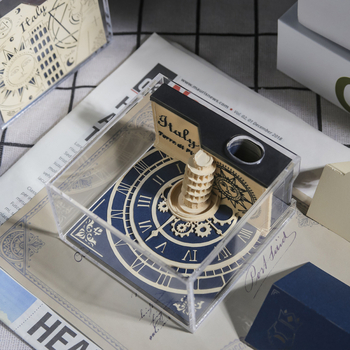 Calendar 3D din hârtie cu Turnul Pisa și blocnotes – piesă decorativă de birou; material: hârtie specială; tehnică: tăiere 3D din hârtie; ambalaj: cutie transparentă din acril