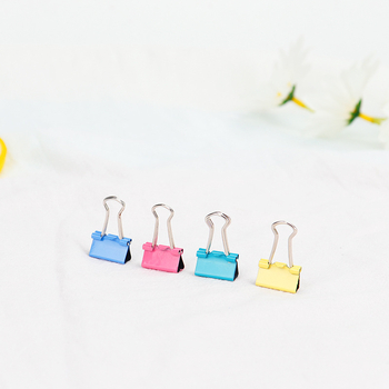 Clipuri pentru documente Huilin, metal; Fabricat de Jieyang Rongcheng District Huilin Stationery Factory.