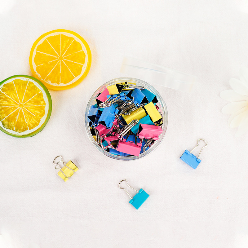 Clipuri pentru documente Huilin, metal; Fabricat de Jieyang Rongcheng District Huilin Stationery Factory.