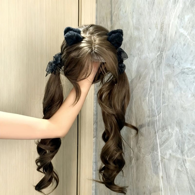 Perucă cu coadă dublă și bucle pentru femei – aspect natural, mătase mată de înaltă temperatură, breton lung drept