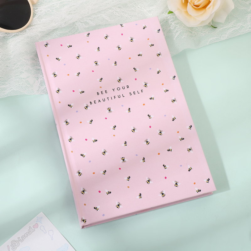 Caiet cu copertă dură închisă — Copertă din hârtie, hârtie 100 g, din pulpă brută de lemn, 1–50 de pagini, stil drăguț japonez/coreean