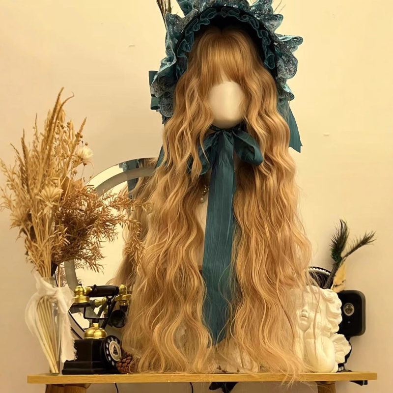 Perucă pentru femei: păr lung buclat cu breton, fir rezistent la temperaturi înalte, mecanism de prelucrare