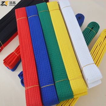 Bandă pentru karate și taekwondo cu broderie, material din amestec de bumbac, căptușeală din bumbac, lungime reglabilă, pentru antrenamente și examene în arte marțiale