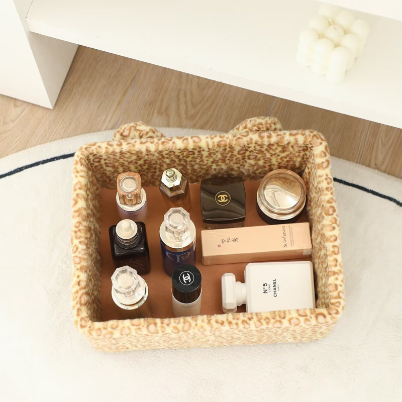 Organizator de birou din pluș, în stil japonez, pentru cosmetice, bijuterii și alte obiecte mici