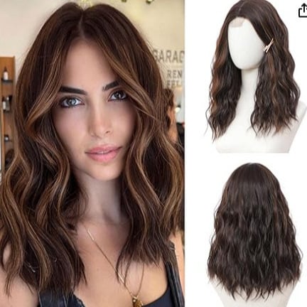 Păpușă lungă buclată cu aspect natural, breton cu despărțire centrală, fibre rezistente la temperatură, necolorabilă și nepermanentabilă