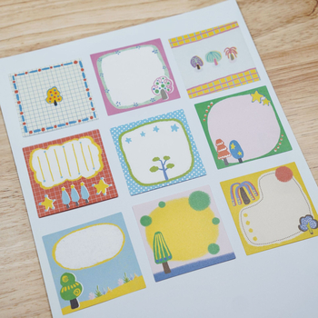 Note lipicioase desenate în stil cartoon, cu forme neregulate și personaje mici care țin obiecte, în formă de copac și pătrate pentru jurnal