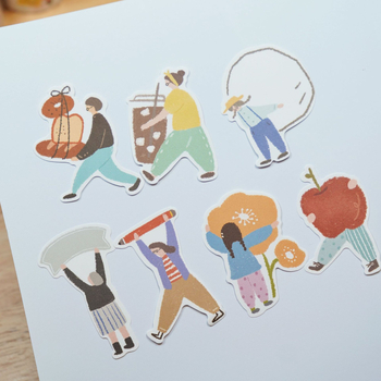 Note lipicioase desenate în stil cartoon, cu forme neregulate și personaje mici care țin obiecte, în formă de copac și pătrate pentru jurnal