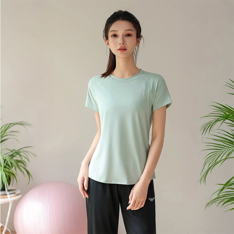 Set sport exterior pentru femei – fără mâneci, cu glugă, guler rotund, poliester 90–95%