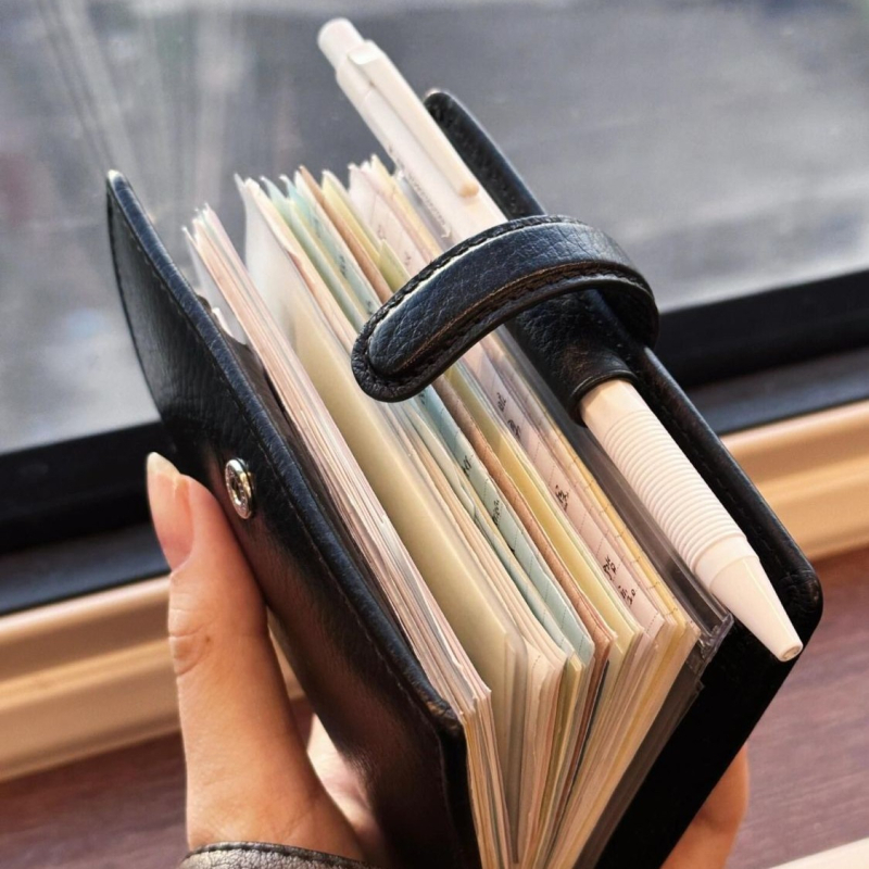 Notebook cu foi detașabile, copertă din hârtie, pagini din pulpă de lemn, hârtie 40 g/m², stil birou