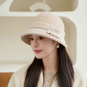 Pălărie-perucă într-o singură piesă, fedora din lână, păr drept până la umeri, sârmă rezistentă la temperatură, fără breton, look natural