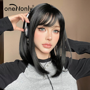 Perucă scurtă cu păr drept, breton diagonal, fibre rezistente la temperatură, acoperire completă a capului, nu poate fi vopsită