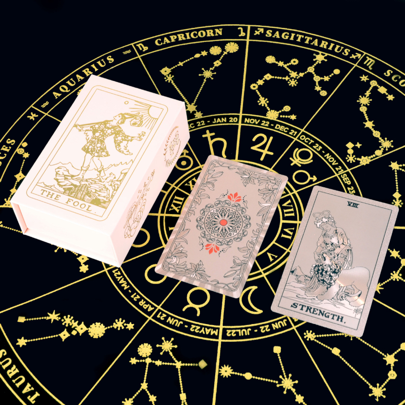 Carti de tarot – plastic; Brand: Gold foil tarot cards; carti de joc pentru jocuri de societate; ambalaj: cutie colorată