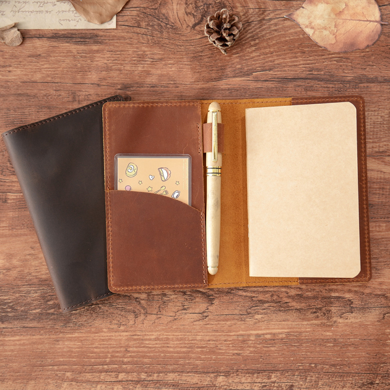 Jurnal de călătorie cu copertă din piele naturală, legare saddle-stitch, Dowling hârtie, 100 g/m², până la 50 de pagini