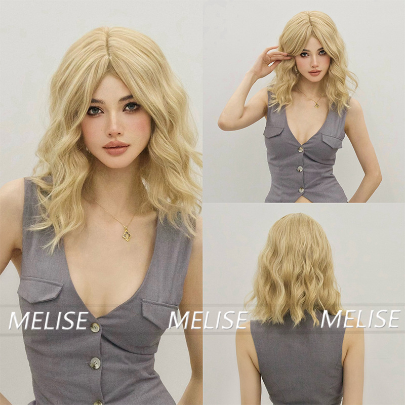 Perucă cu păr scurt buclat, aspect natural și realist, breton Qi, fire de înaltă temperatură, model MG-DJ001-JS