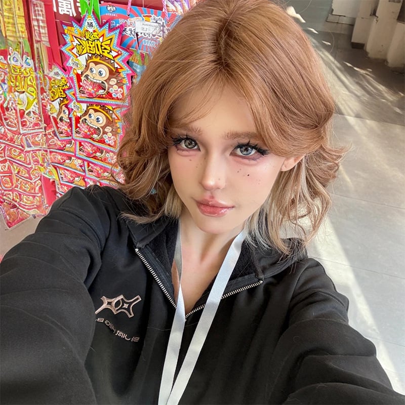 Perucă scurtă buclată cu efect pufos - fir de înaltă temperatură, model 0654, mecanism de fabricație, nu poate fi vopsită