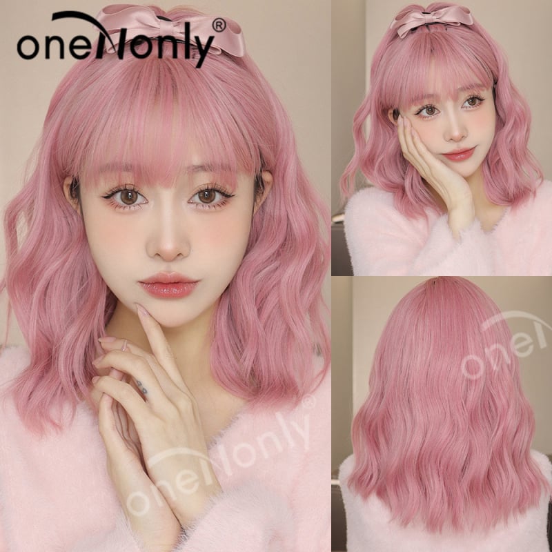 Perucă LC210-1, oneNonly — păr de mătase, breton scurt buclat Qi, stil cosplay japonez-coreean drăguț