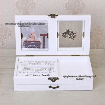 Drvena kutija za uspomene bebe: otisci ruku i stopala, mliječni zubi i kosa, sa zodijakom