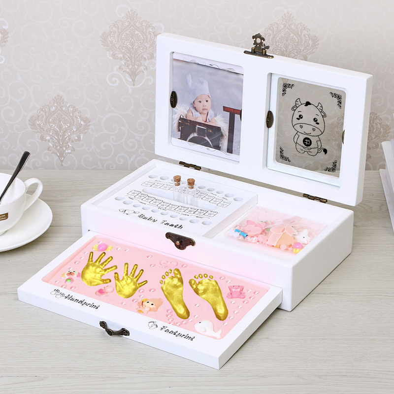 Drvena kutija za uspomene bebe: otisci ruku i stopala, mliječni zubi i kosa, sa zodijakom