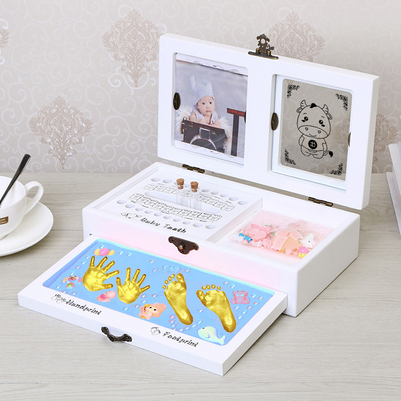Drvena kutija za uspomene bebe: otisci ruku i stopala, mliječni zubi i kosa, sa zodijakom