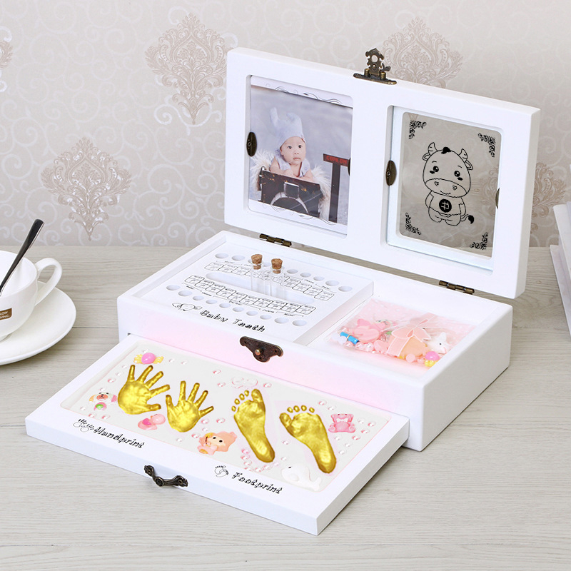 Drvena kutija za uspomene bebe: otisci ruku i stopala, mliječni zubi i kosa, sa zodijakom