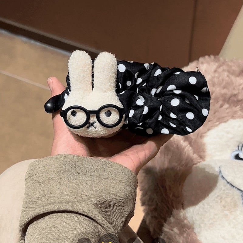 Clip banana pentru păr – stil KT pisică, retro; material acrilic; făcut manual; categorie: clip banana; toamnă 2025