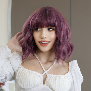 Perucă cu breton, păr scurt buclat, fibre rezistente la temperatură, stil natural