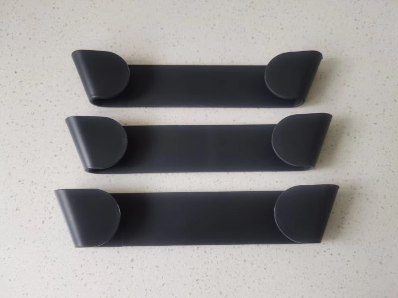Stalak za poklopce na zid, bez bušenja, plastični materijal, modern minimalistički dizajn – Benyi